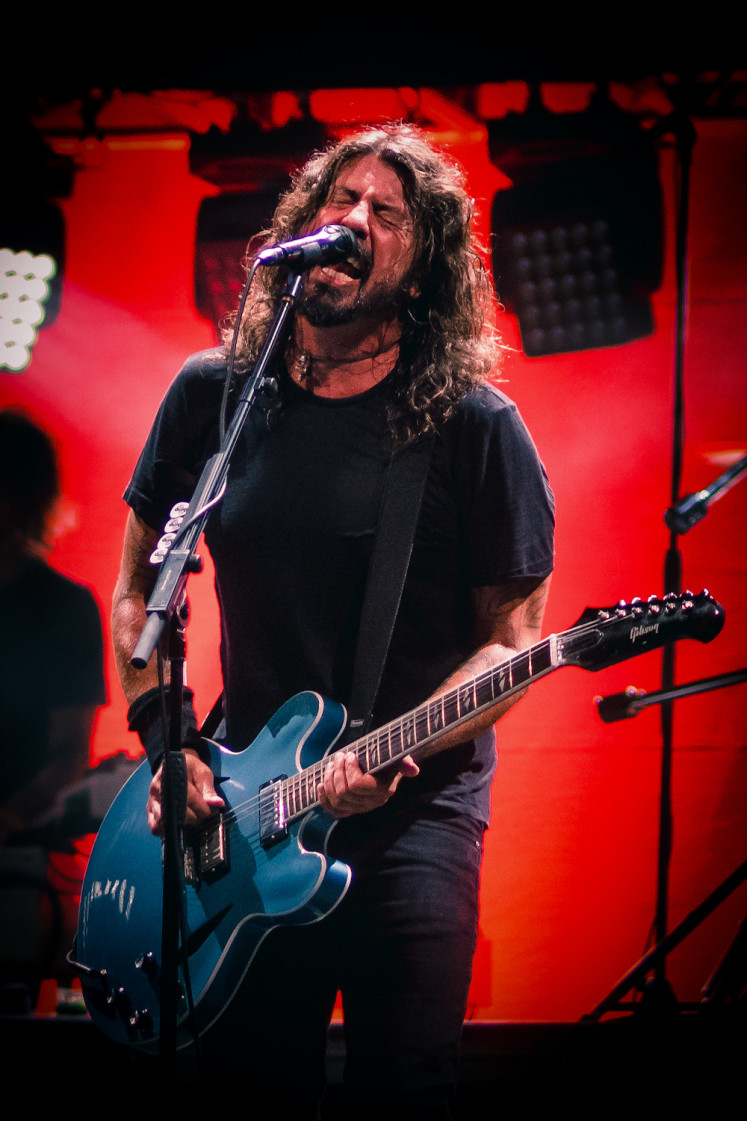 Global moment: Dave Grohl of Foo Fighters performing in 2017, as captured by Hafiyyan Faza. (Courtesy of Hafiyyan Faza)