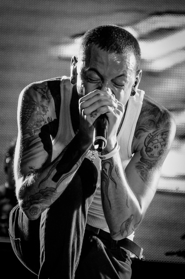 Rock thrill: Chester Bennington of Linkin Park performing in 2011, as captured by Hafiyyan Faza (Courtesy of Hafiyyan Faza)