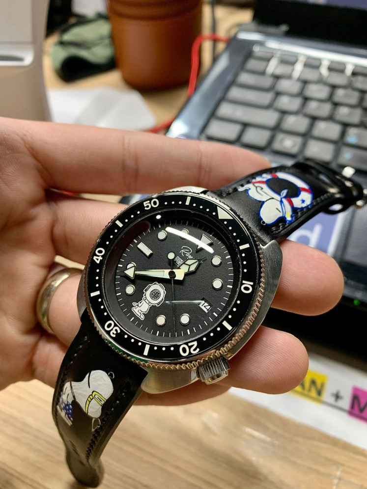 Modding watch is not only limited only t o homage watches. A customised dial also attract watch enthusiast to have their own modded watches. (Personal Collection/Courtesy of Ryco Haryanto)