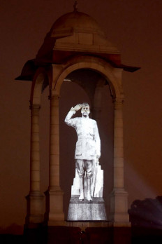 India unveils hologram monument to anti-British hero