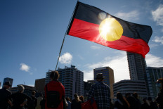 Australia buys copyright to Aboriginal flag, making it free to fly
