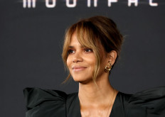 Halle Berry attends the Los Angeles premiere of 'Moonfall' at TCL Chinese Theatre on January 31, 2022 in Hollywood, California.