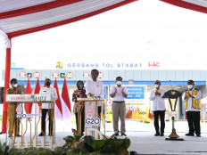 President Jokowi, accompanied by several Cabinet ministers, inaugurates the Binjai-Stabat section of the Binjai-Langsa toll road on Feb. 4, 2022 in Langkat, North Sumatra. Binjai-Langsa is the westernmost stretch of the Trans Sumatra Toll Road.