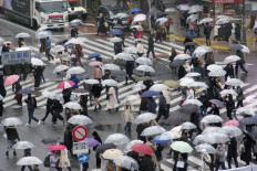 Japan's population down 640,000 in 2021, biggest drop on record