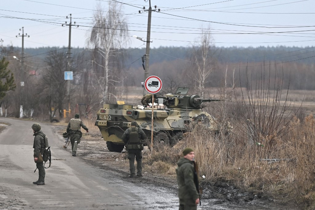 Ukrainian And Russian Forces Fight Over Capital Kyiv - Europe - The ...