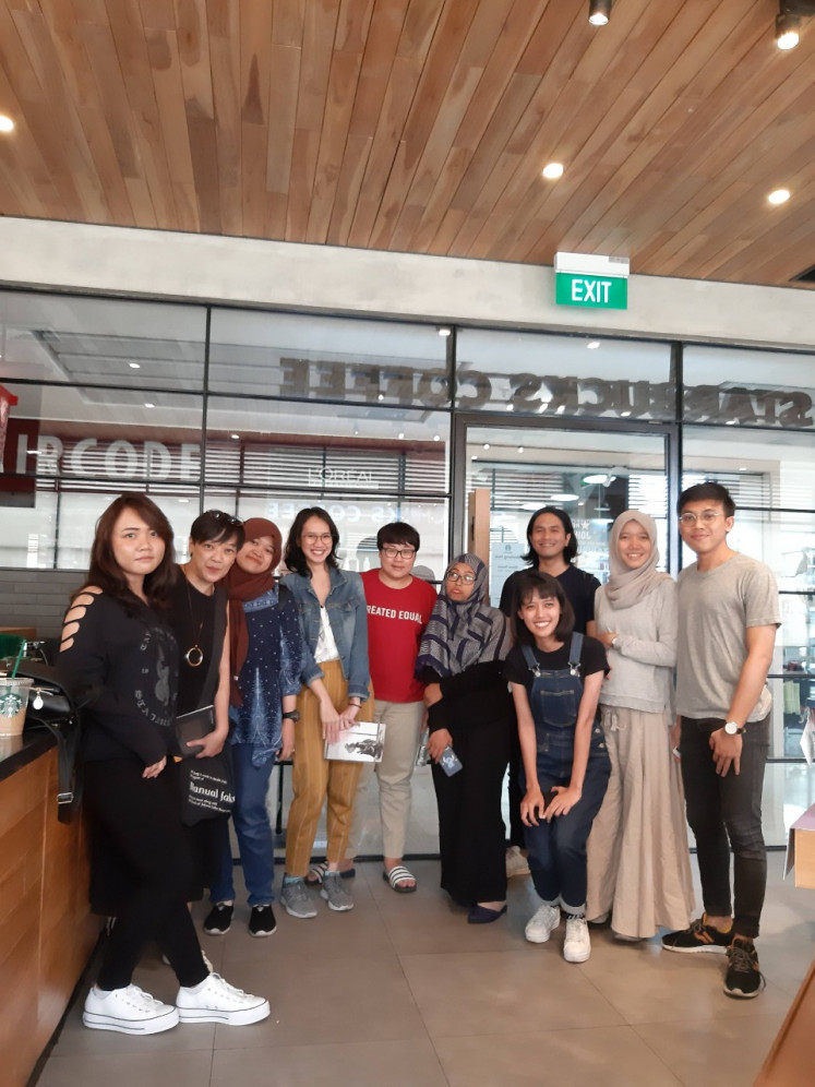 Starting out small: First Silent Book Club's Baca Bareng gathering at Starbucks Menteng Huis in Central Jakarta, August 2019. (Personal Collection/Courtesy of Hestia Istiviani)