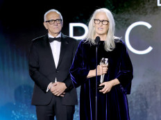 Jane Campion sorry over Williams sisters 'guys' jab