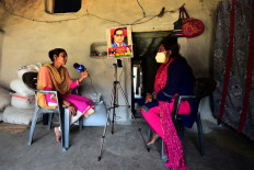 Oscar spotlight shines on female journalists in rural India 