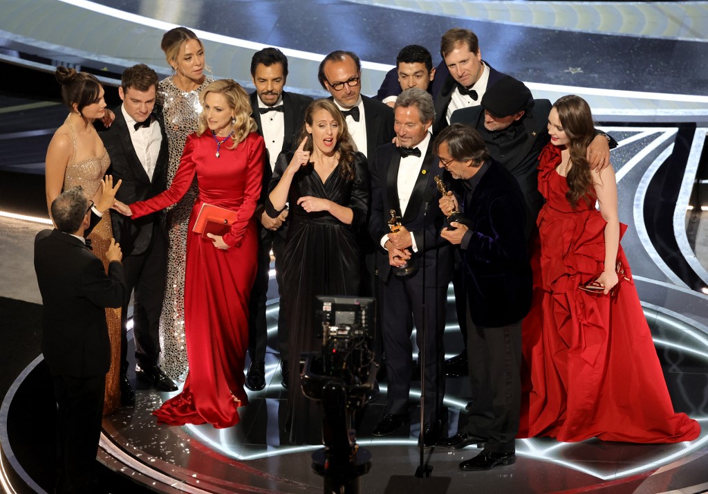 'CODA' wins best picture in a streaming first at the Oscars ...