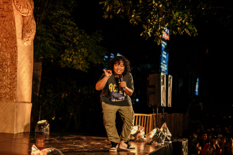 Best medicine: Comedian Marshel Widianto provides some humor to the audience before the next artist's set at Joyland Bali 2022 on March 26. (Courtesy of Joyland Bali-@fotokonser @nareend)