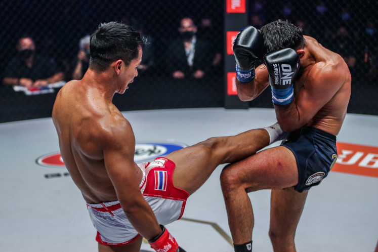 Superbon utilizes distance control en route to a unanimous decision victory over Marat Grigorian at ONE X.