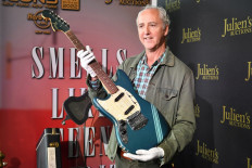 Kurt Cobain's guitar in 'Smells Like Teen Spirit' video to be sold at auction
