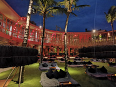 Summer love: Potato Head Beach Club is designed as an amphitheater with day beds and swim-up bars. (JP/Felix Martua)