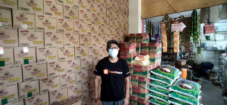 Lamhot Sihaloho, wholesaler in West Java, Indonesia, partnered with CrediMart and gained 50% increase in daily sales.