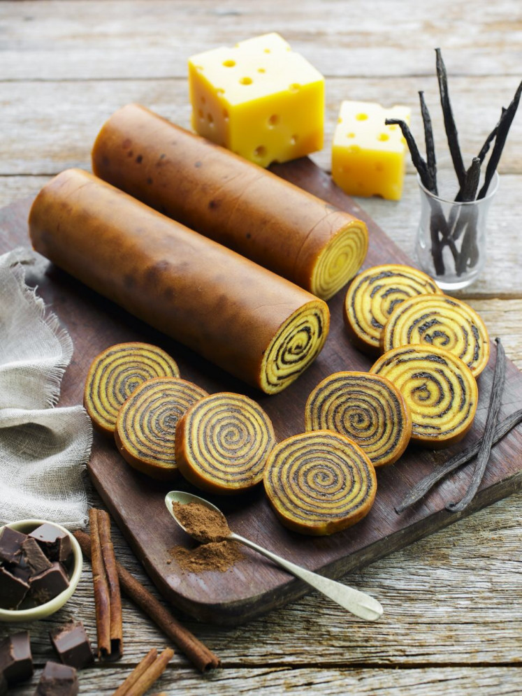 Traditional cake: Lapis Legit now comes not only in its classic look, but also in a roll, or even traditional weave pattern known as Lapis Tenun. (Wikimedia Commons/Randymulll)