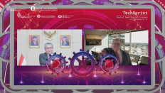 Bank Indonesia Governor Perry Warjiyo (left) and Bank of International Settlement general manager Agustin Cartens (right) prepare to open the G20 Techsprint 2022 event on April 25.