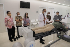 Doctors at Eka Hospital unveil the hospital’s latest spinal surgery equipment. The Gatam Institute at Eka Hospital is committed to integrating the latest innovations in spinal treatment. 