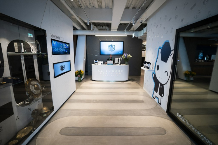 Forward-thinking design: The entrance to the new training center of e-sports team Team Liquid where gamers can train, but where there is also room for chefs, masseurs, managers and psychologists.