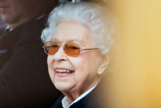 Queen visits horse show after health concerns