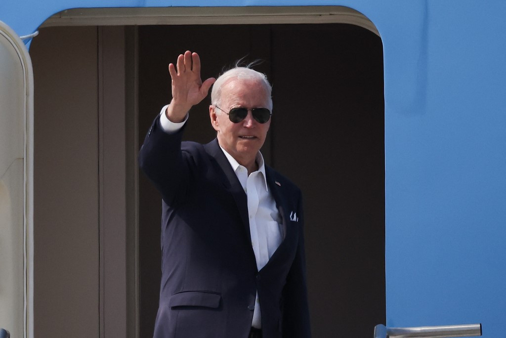 Biden's COVID-19 symptoms improved after taking antiviral pill ...