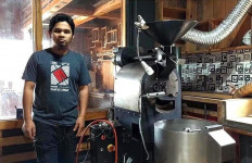 Toko Kopi Gayo owner Iwan Aramiko uses a smart warehouse in Jakarta to attract customers from Java and eastern Indonesia. The Jakarta facility has helped to reduce both shipping costs and time compared to when Toko Kopi Gayo shipped directly from Aceh.