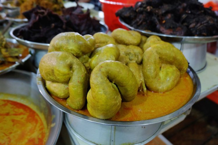 A must-try: Tambusu is a dish of intestines stuffed with a mixture of eggs, tofu and spices. Not-to-be-missed. (Shutterstock/Fidia Helanti) 