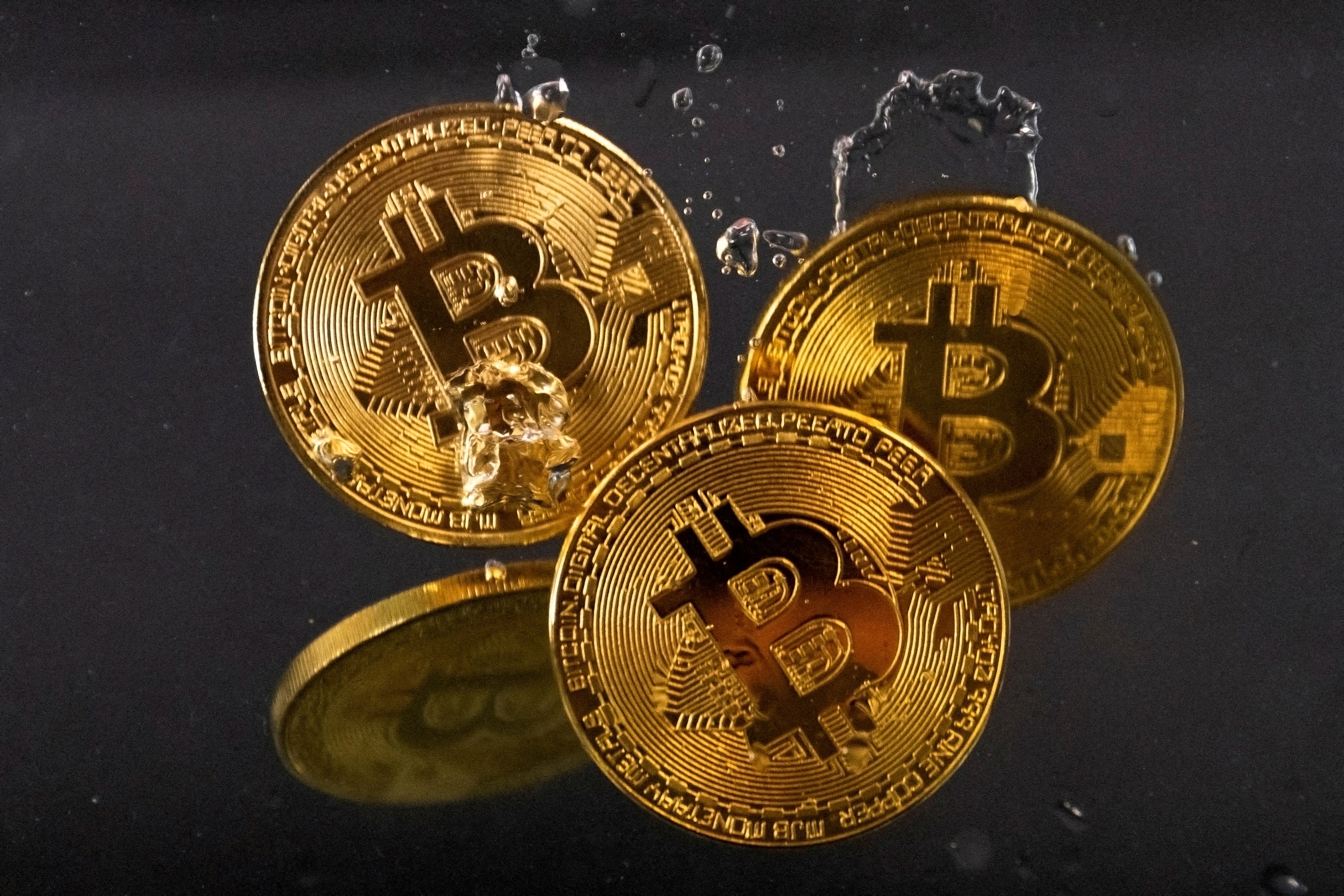 Migrants in UAE turn to crypto to send remittances home - Vimarsana News