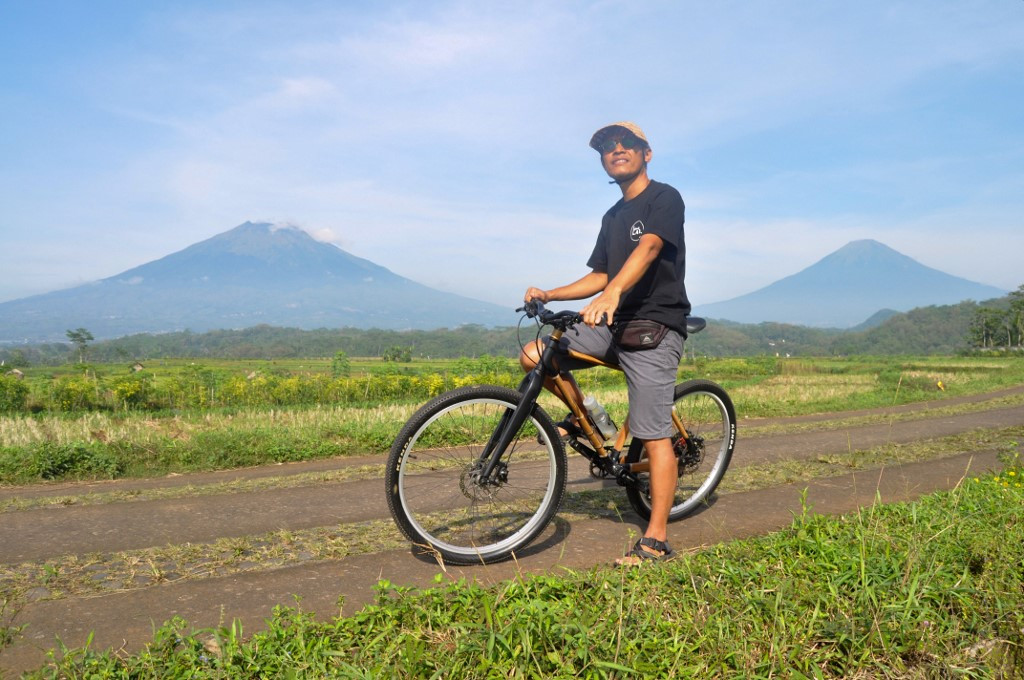 Bike 2025 behind bike