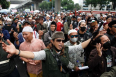 Sound from the street: A crowd of Indonesian Muslims rally in front of the Indian Embassy in Jakarta on June 17 to demand the Indian government’s apology after two politicians from the ruling Bharatiya Janata Party (BJP) issued insulting remarks about the Prophet Muhammad.