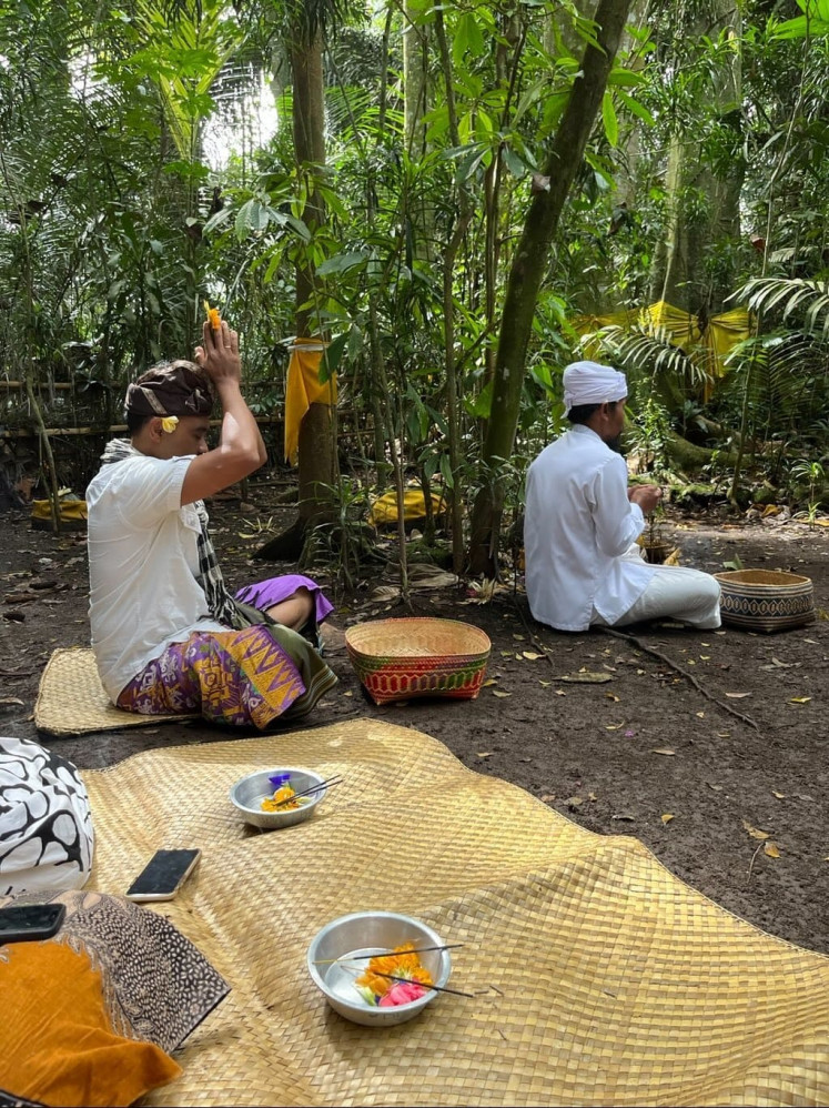Local philosophy: Tri hita karana, the Balinese philosophical concept that connects people with God, nature and other humans, was an inspiration for the resort. (JP/Yohana Belinda)