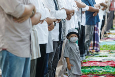 Muslims celebrate Idul Adha in Indonesia amid FMD, coronavirus threats