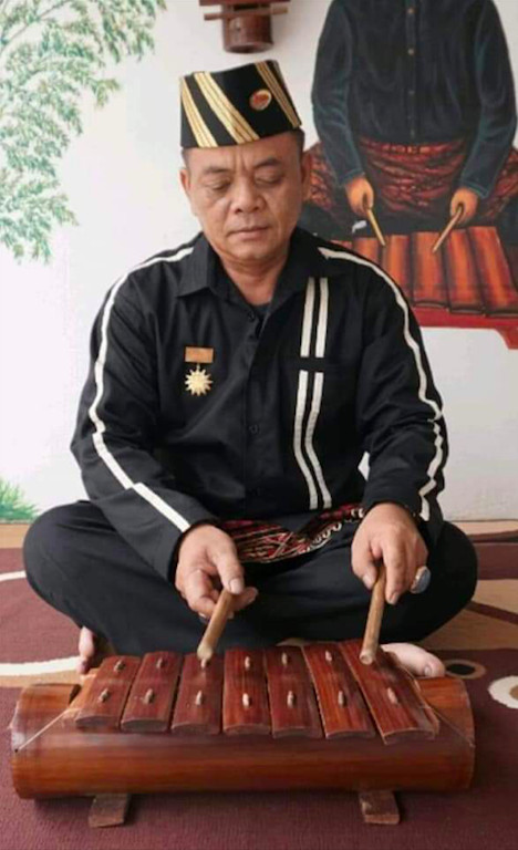 Native speaker: According to Syapril Yamin who is also known as 'Mamak (Uncle) Lil, Lampung language is now generally used in villages. (Courtesy of Syapril Yamin)