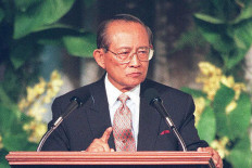 This file photo taken on November 22, 1996 shows Philippine President Fidel Ramos addressing the opening of the Asia-Pacific Economic Cooperation (APEC) Ministers' Meeting in Manila. Former Philippine president Fidel Ramos, who oversaw a rare period of steady growth and peace that won him the reputation as one of the country's most effective leaders ever, has died aged 94, officials said on July 31, 2022.
