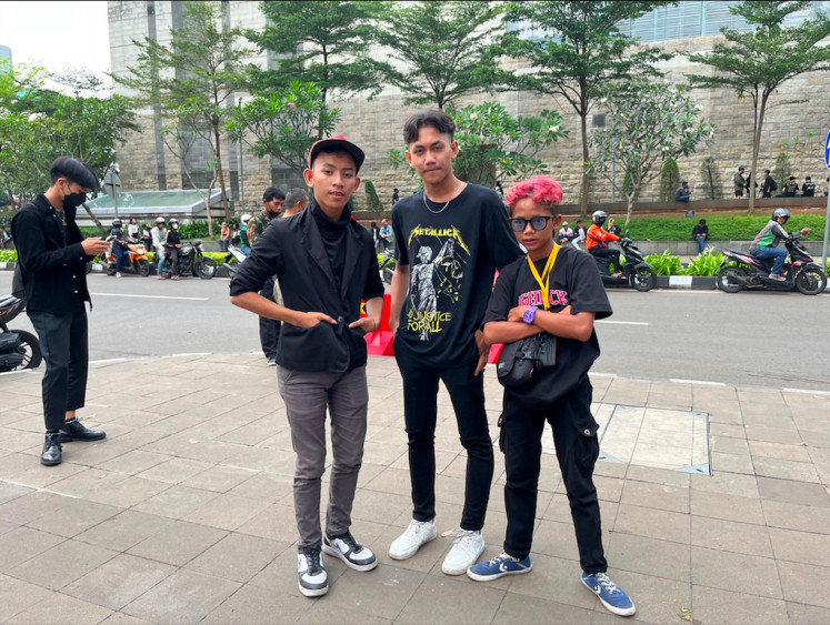 Happiness is simple: The city's interconnectivity is the main reason for the Citayam Fashion Week goers to flock the Dukuh Atas area. (JP/Yohana Belinda)