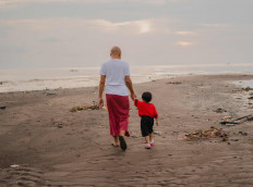 Breaking stereotypes: The stories of Indonesian househusbands