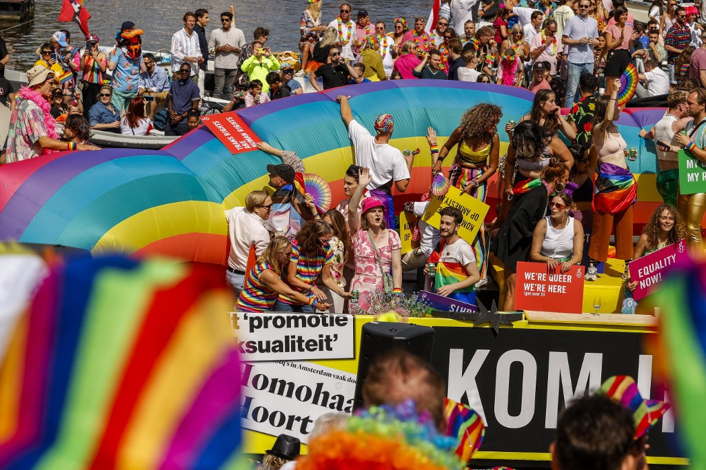 Amsterdam's Pride canal parade draws huge crowds on two-year return