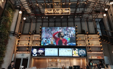 Kick off!: STARK Taproom, a sports bar located in SCBD's Elysee Lot, often throws viewing parties of various sports matches, such as soccer, basketball and F1 race. (JP/Felix Martua)