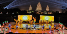 The closing of IOI 2022 in Prambanan, Yogyakarta featured a colossal dance performance combined with video multimedia and spectacular fireworks, Sunday (8/14).