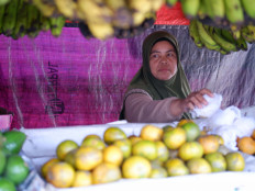 Life at Bandung’s iconic Gandok intersection
