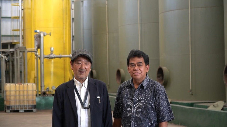 Founder and CEO of PT New Ecology Energy Indonesia (NEEI) Muhammad Hafnan (right) with main commissioner of PT NEEI Sachio Matsui (left) giving Tenggara Strategics an exclusive tour of their new factory, Jl. Kawasan Marunda Center No.3, Bekasi, West Java, on July 27. 