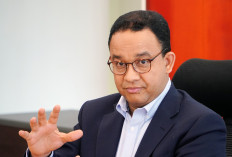 Jakarta Governor Anies Baswedan speaks during a media visit to the office of The Jakarta Post in Palmerah, West Jakarta, on September 9, 2022.