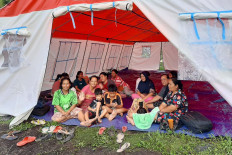 Mentawai residents return home after quake