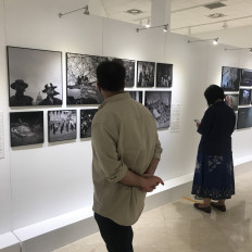 Messy reboot: American photojournalist Louie Palu’s lens captures the chaos of former United States president Donald Trump's time in office last year. (JP/Tunggul Wirajuda)