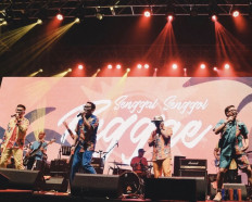 Sing and dance!: Vocal group Project Pop performs on the Berdendang stage during the Berdendang Bergoyang Festival on Feb. 1, 2020. (Instagram/Berdendangbergoyang)