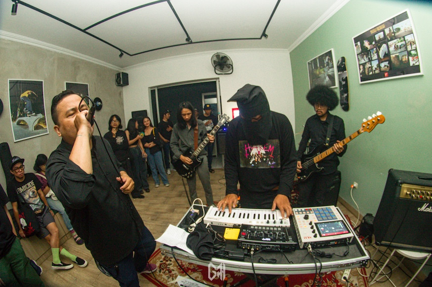 Light in the dark: Rachmat “Om Robo” Triwibowo (on keyboard) has taken on more creative control of dark wave band COLDVVAVE after joining other members of the live band (from left) Martinus Indra Hermawan, Yudha Bella Nugraha and Aditya Fauzan. (Courtesy Muhamad Ghani)