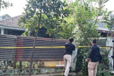 Content gone bad: Following their horror-themed content, 10 YouTubers in Bandung, West Java, are reported to the police for trespassing at the empty house owned by Emma Hermina. 