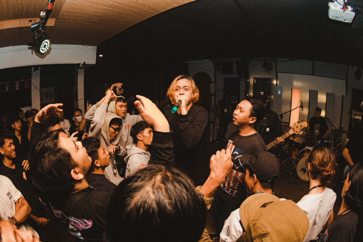 Master of the crowds: Bandung emo-rockers Alone At Last's vocalist Yas Budaya is in action during the Road to Fosfen Festival Vol. 1. Just like the main event, the road-to events also feature an adequately sweet blend of performers. 