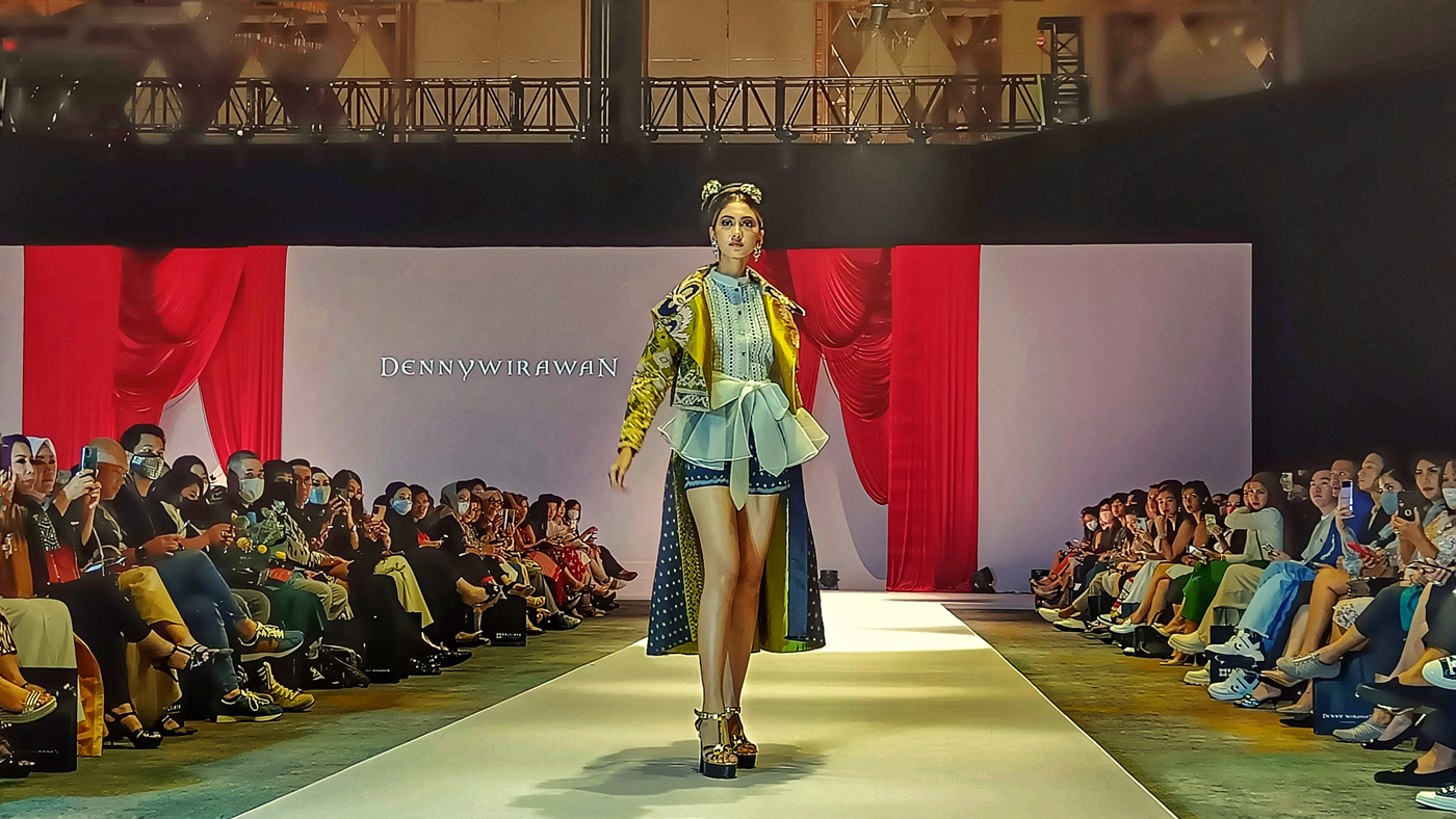 Designer Denny Wirawan celebrates 25th anniversary in fashion