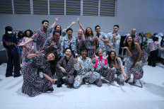 Busy year: Yeri Afriani (bottom left) poses backstage at Jakarta Fashion Week 2023. (Jakarta Fashion Week/Courtesy of Yoseph Budiyanto)