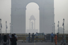 'Hazardous' smog chokes India's capital